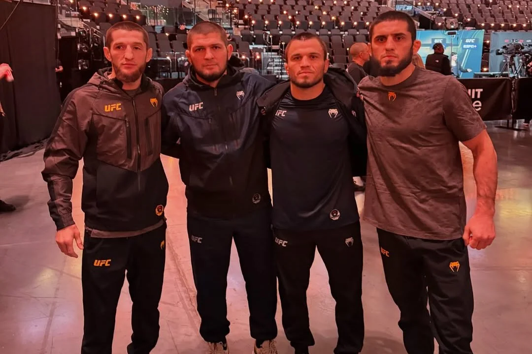"Хабиб не разрешит им драться". Экс-чемпион UFC рассказал подробности из-за зала Белал и Ислама