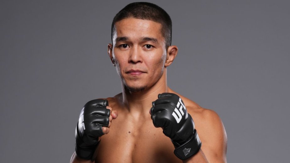 Алмабаеву предрекли победу в претендентском бою UFC