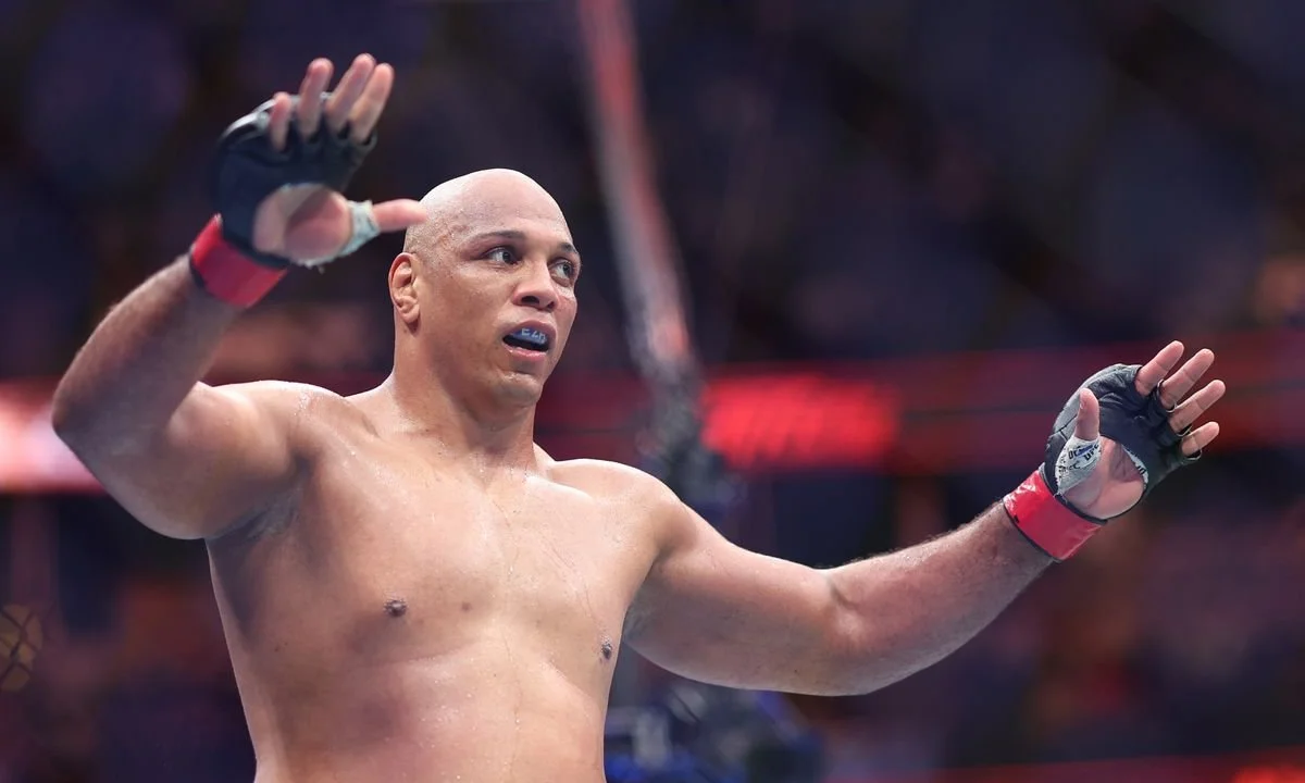 Бойца UFC дисквалифицировали за допинг