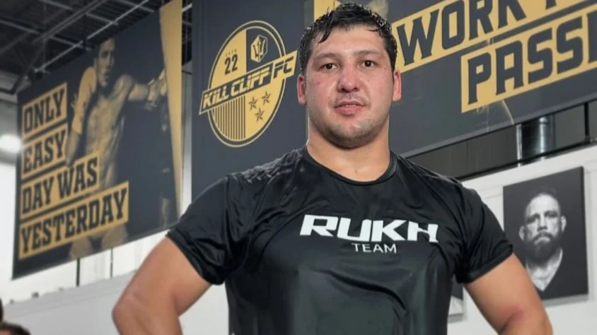 Когда и во сколько дебют самого большого казахстанца в UFC. Где смотреть?
