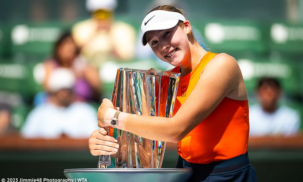17-летняя россиянка выиграла WTA1000 в Индиан-Уэллс (ВИДЕО)