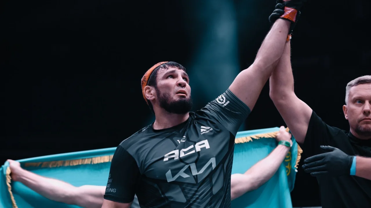 Объявлен поединок казахстанца против экс-бойца UFC