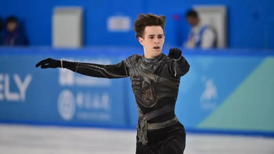 Казахстанский фигурист прокомментировал попадание в топ-3 после короткой программы