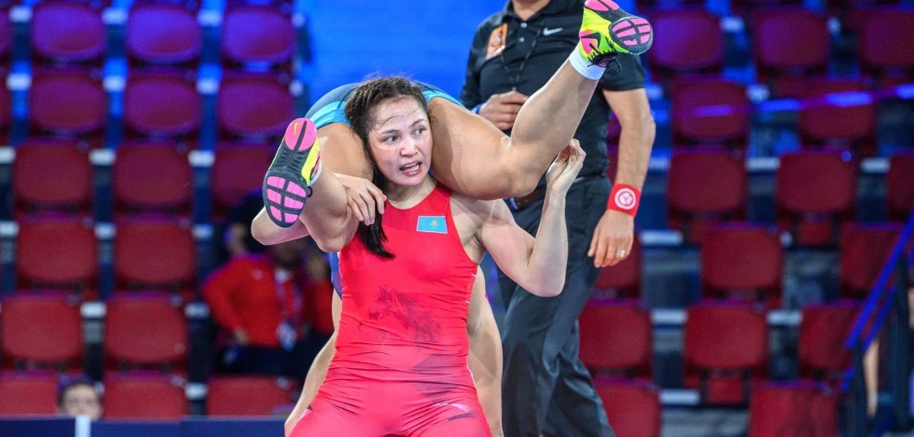 Казахстанка прокомментировала четвертый выигранный ЧА по женской борьбе