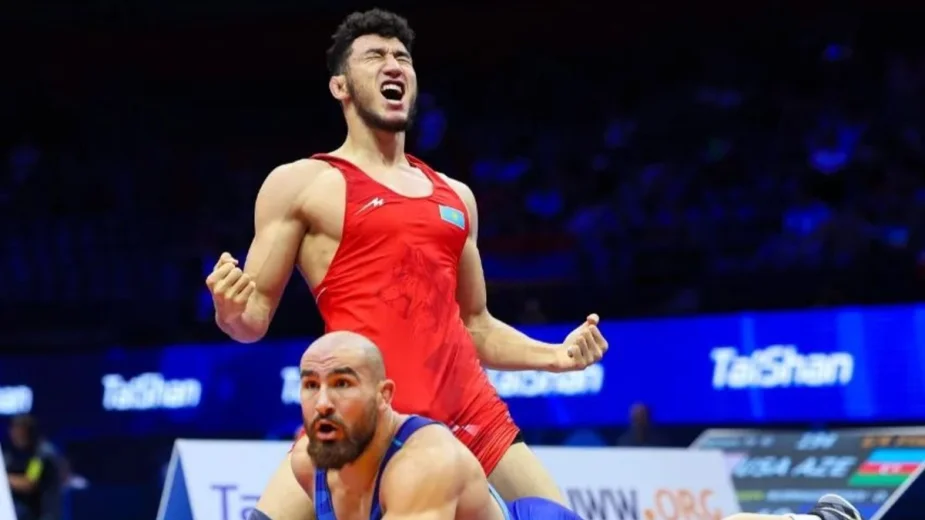 Ризабеку Айтмухану хватило 59 секунд для победы в первом поединке чемпионата Азии по борьбе