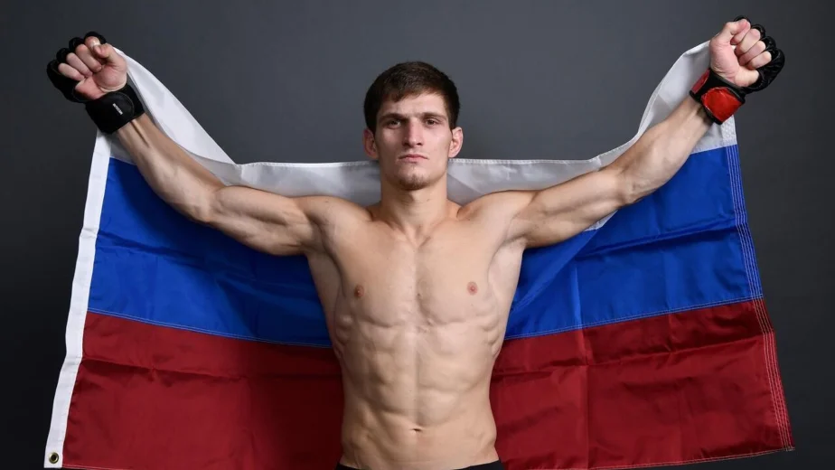 Мовсар Евлоев отказался от боя с дебютантом из PFL