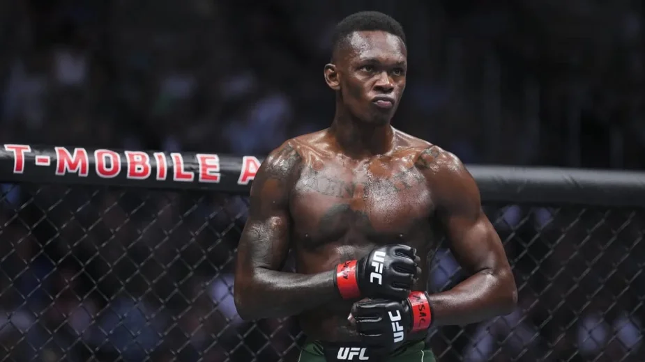 Адесанья принял важное решение о карьере в UFC 