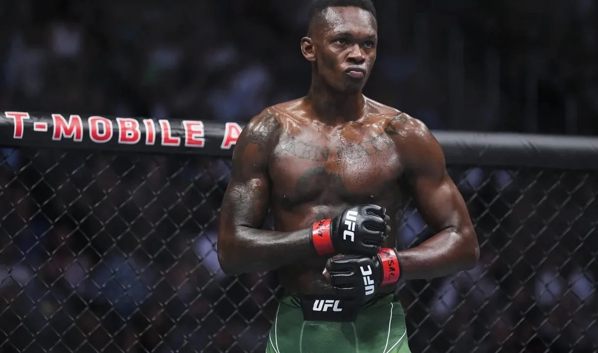 Адесанья принял важное решение о карьере в UFC 
