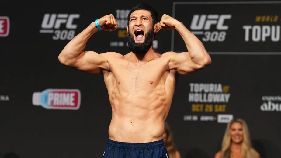 Хамзат Чимаев получил титульный бой в UFC
