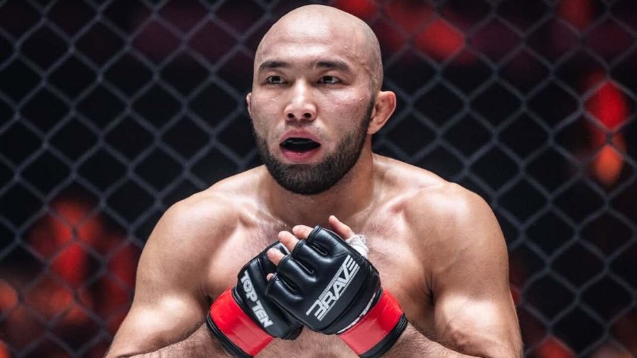 Казахстанец встретится с экс-бойцом UFC. Дальше - Мокаев? 
