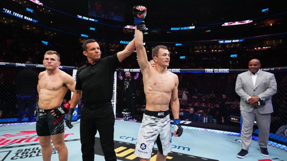Бекзат Алмахан после победы нокаутом в UFC поднялся в рейтинге на 40 позиций