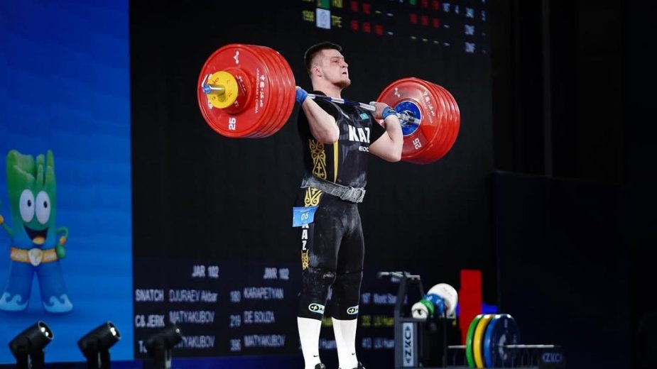 Казахстан завоевал вторую медаль на чемпионате Азии по тяжелой атлетике