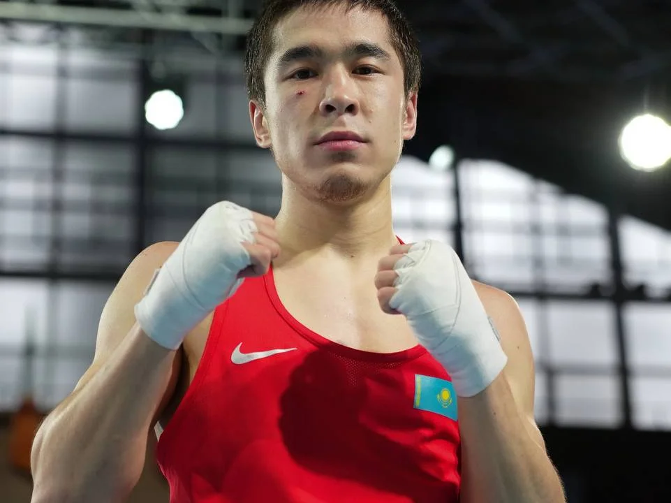 Даниял Сабит отправил соперника в тяжелый нокаут и вышел в финал Eindhoven Box Cup