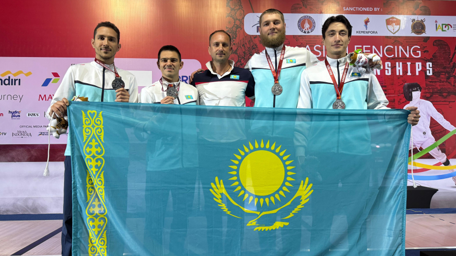 Казахстан взял серебро на чемпионате Азии по фехтованию (ВИДЕО)