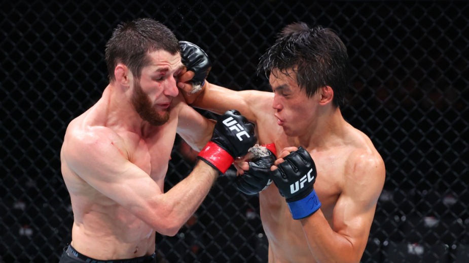 Азат Максум проиграл Тагиру Уланбекову на UFC в Баку 