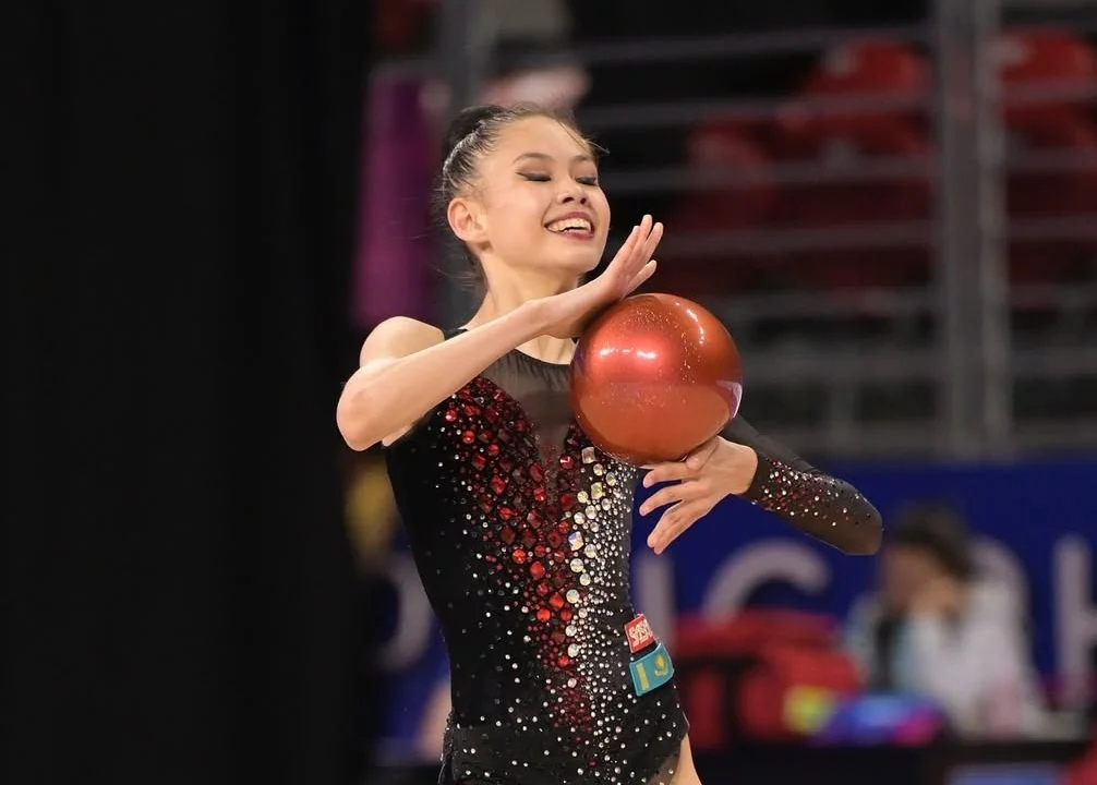 Казахстан выиграл историческое золото на чемпионате мира по художественной гимнастике