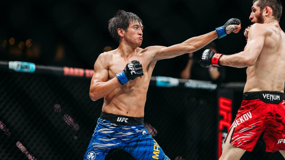 "Три недели подготовки - и все равно я показал бой" - Азат Максум после UFC в Баку