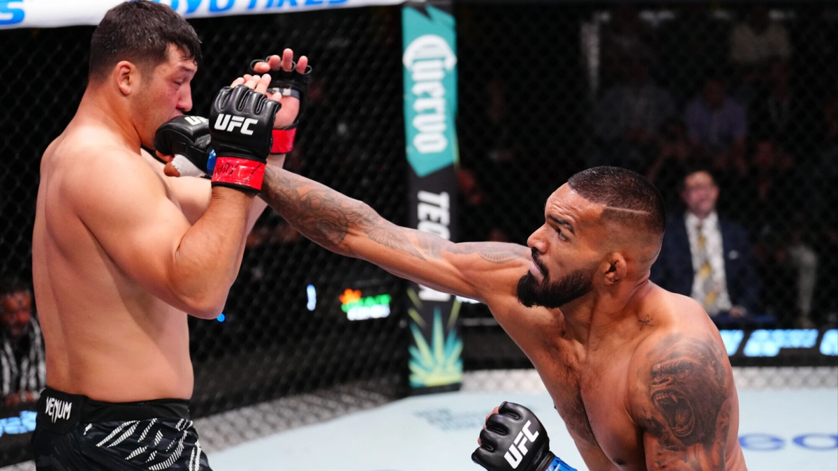 В кард к казахстанцу на турнире UFC в Китае добавили топ-бои