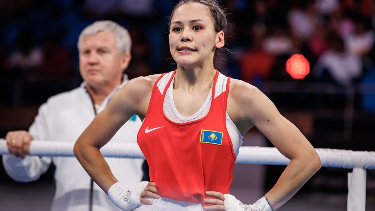 Казахская чемпионка на грани - Балкыбекова вырывает победу в драматичном бою