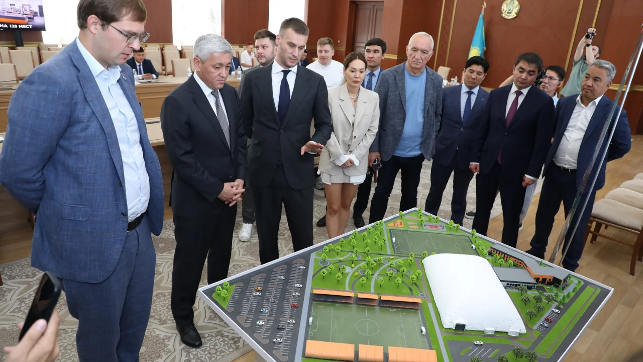 В Караганде презентован проект футбольной академии 