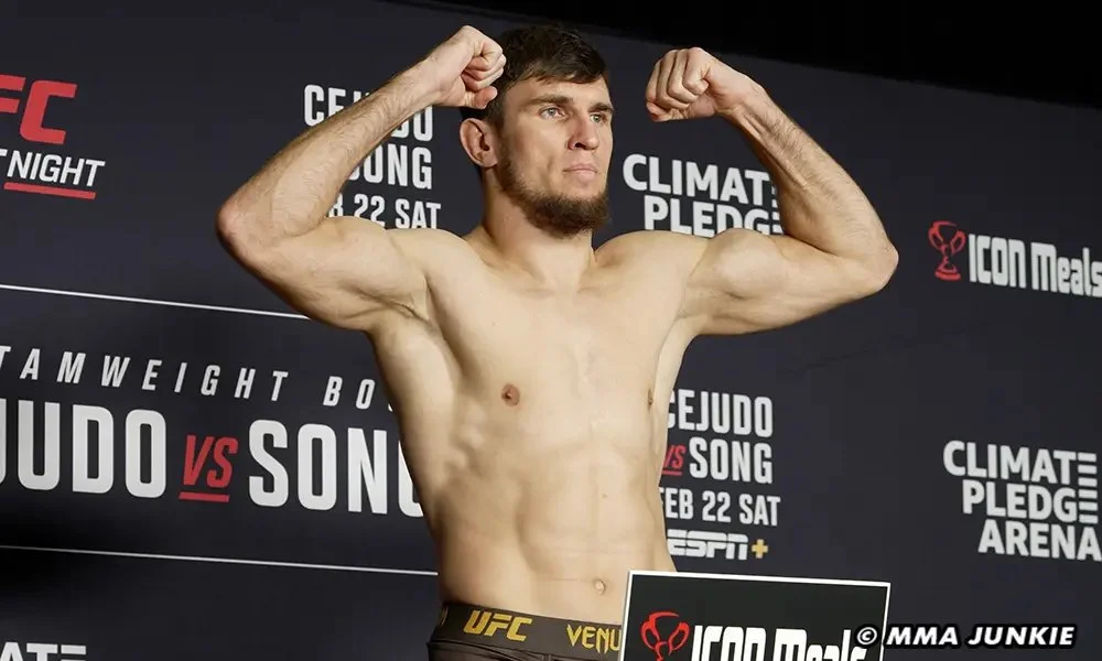 Николай Веретенников сделал вес перед третьим боем в UFC