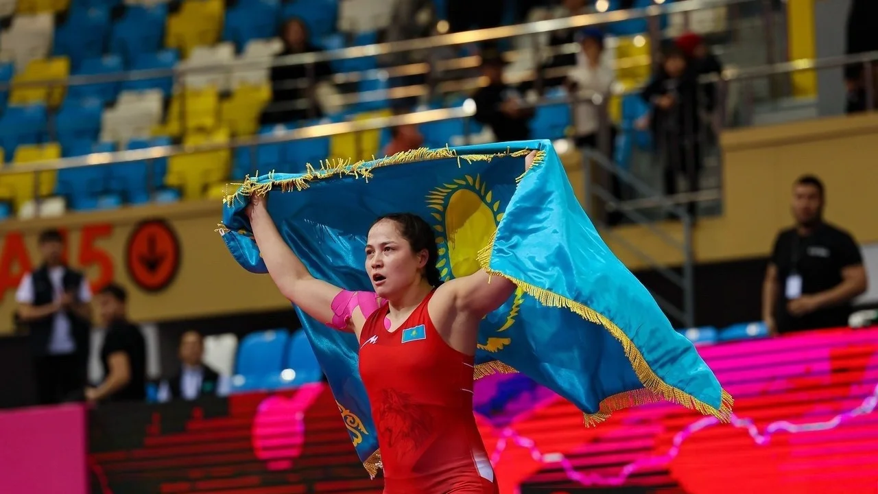 Казахстан завоевал семь медалей на турнире по борьбе в Венгрии