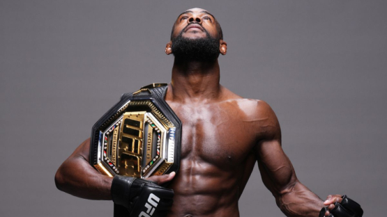 Чемпион UFC отменил схватку в Казахстане