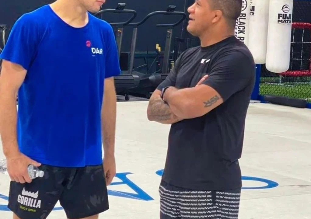 Экс-претендент на титул UFC выбрал бой для Шавката Рахмонова