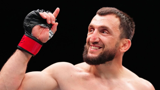 41-летний Муслим Салихов нокаутировал соперника за 42 секунды (ВИДЕО)