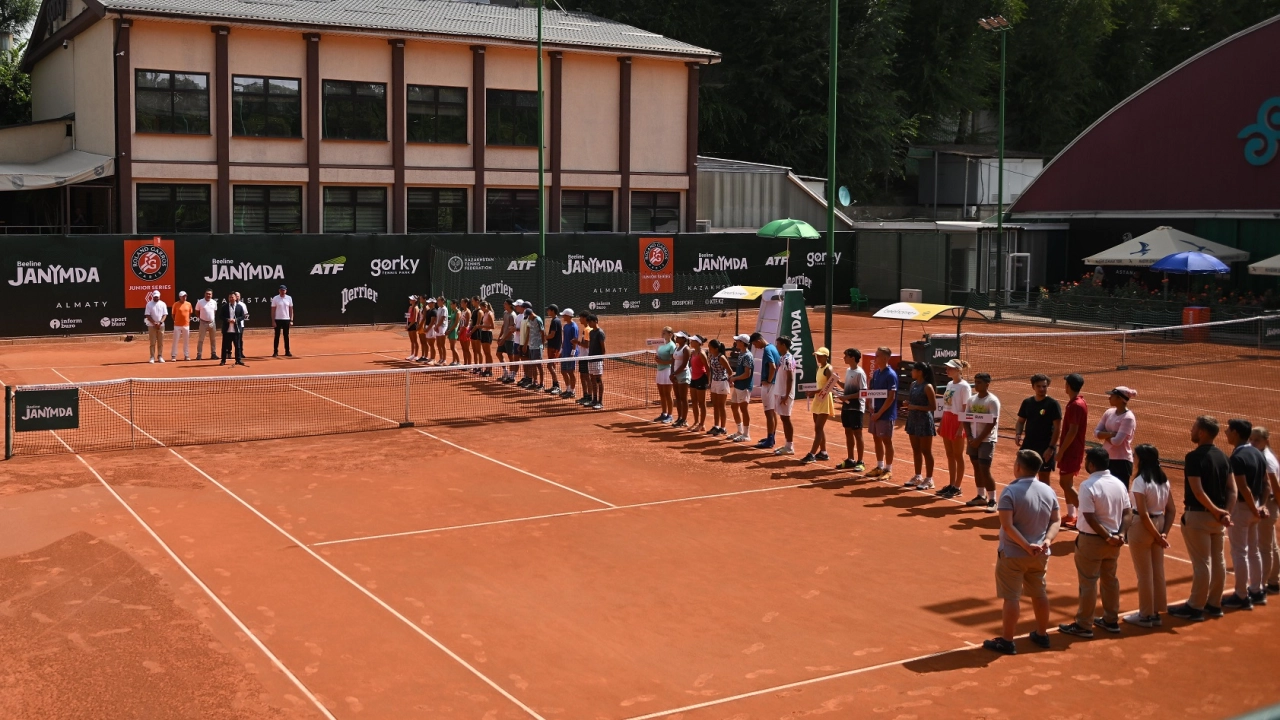 Алматинский теннисный клуб Gorky Tennis Park — официальный клуб Roland Garros