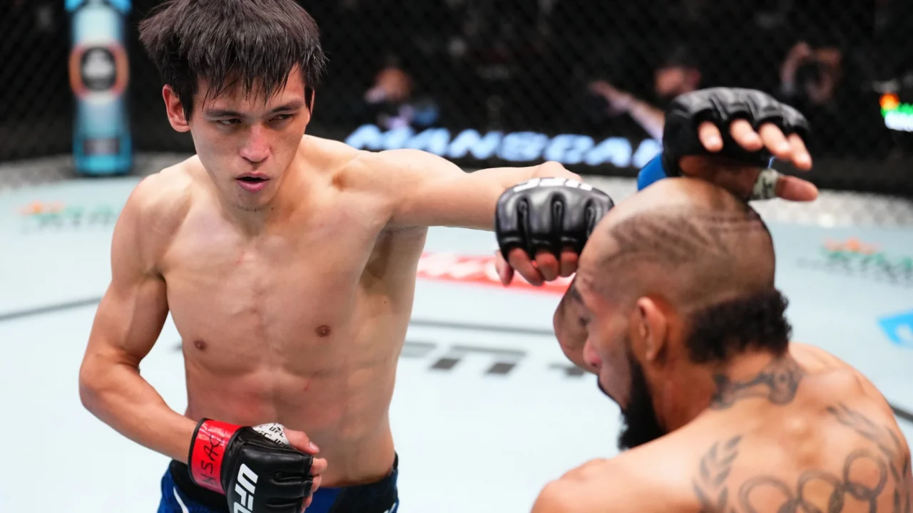 Отменен бой казахстанца Азата Максума в UFC. Почему? 
