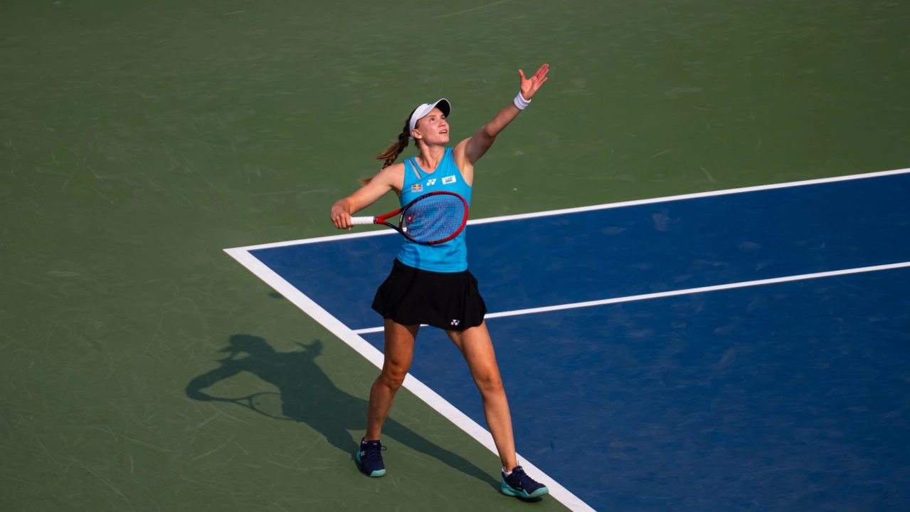 Елена Рыбакина вышла в 1/8 финала WTA 1000 в Цинциннати