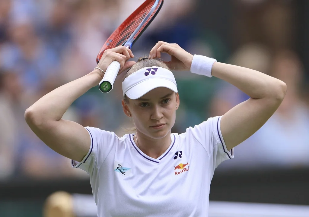Елена Рыбакина сенсационно вылетела с Уимблдона