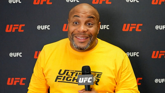 Как легенда UFC встретил казахстанца Алиби Идириса в Чикаго перед UFC 319