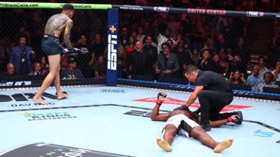 Два подряд нокаута с локтя на UFC 319 🤯 Видео побед Карлоса Пратеса и Леона Мерфи