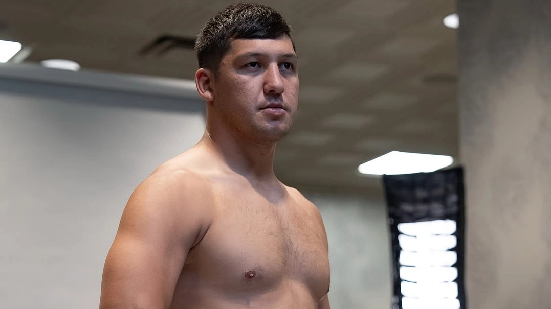 Во сколько бой Дияр Нургожай - Уран Сатыбалдиев на турнире UFC Шанхай