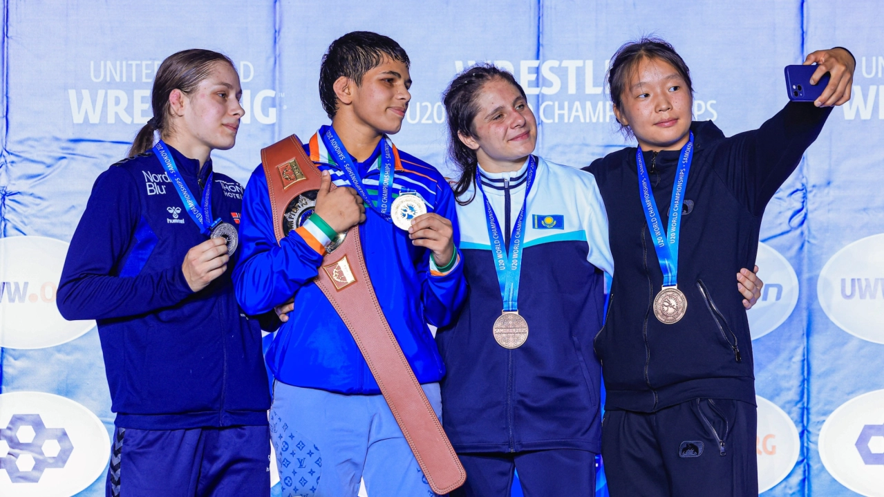 Каким стал Казахстан в медальном зачете ЧМ-2025 до 20 лет в женской борьбе?