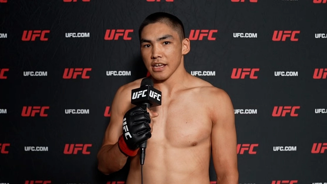 Тайлак Нуражы после победы в UFC Шанхай поблагодарил казахских болельщиков
