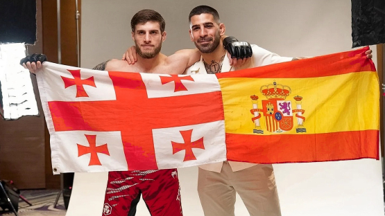 В бою Алмахан - Топурия определилась судьба лучшего бойца UFC
