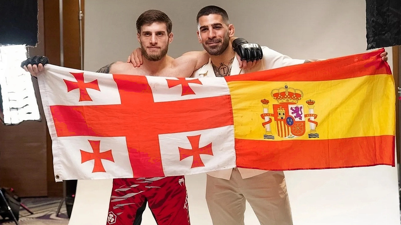 В бою Алмахан - Топурия определилась судьба лучшего бойца UFC