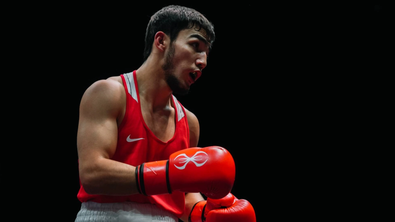 Казахстанец против олимпийского чемпиона из Узбекистана: результат и видео боя ЧМ-2025