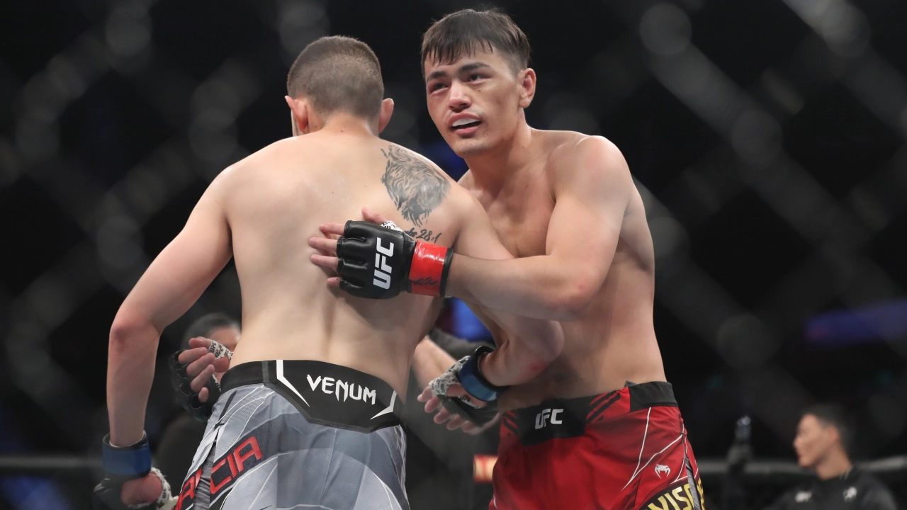 Казахский боец уволен из UFC 