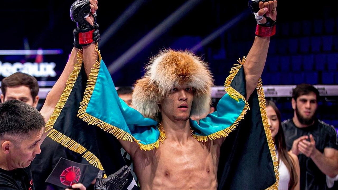 Саят Абдуали финишировал звезду из Узбекистана и стал чемпионом OCTAGON