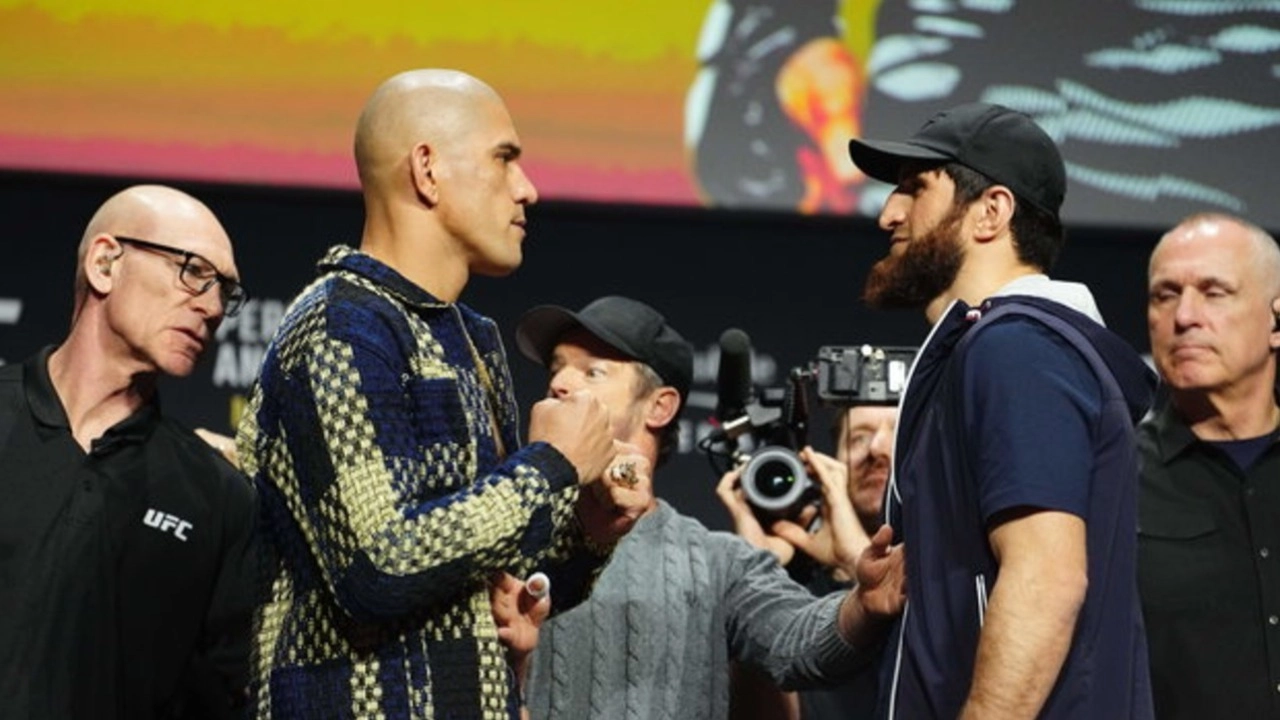 Алекс Перейра обвинил Магомеда Анкалаева в трусости перед реваншем на UFC 320