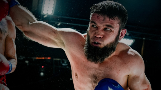 Казахстанец из топ-15 рейтинга защитил титул от WBA