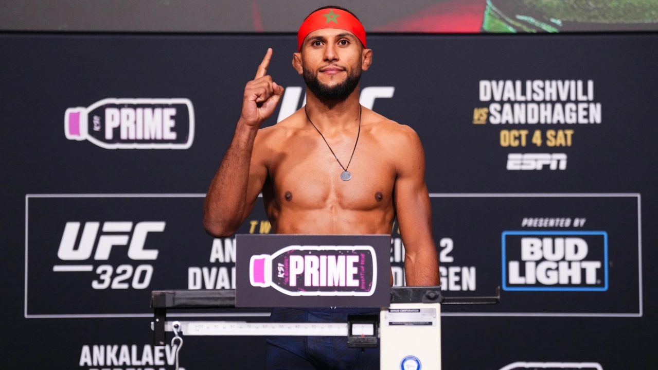 8-я победа подряд от марокканца в UFC - финишировал экс-претендента в первом раунде!