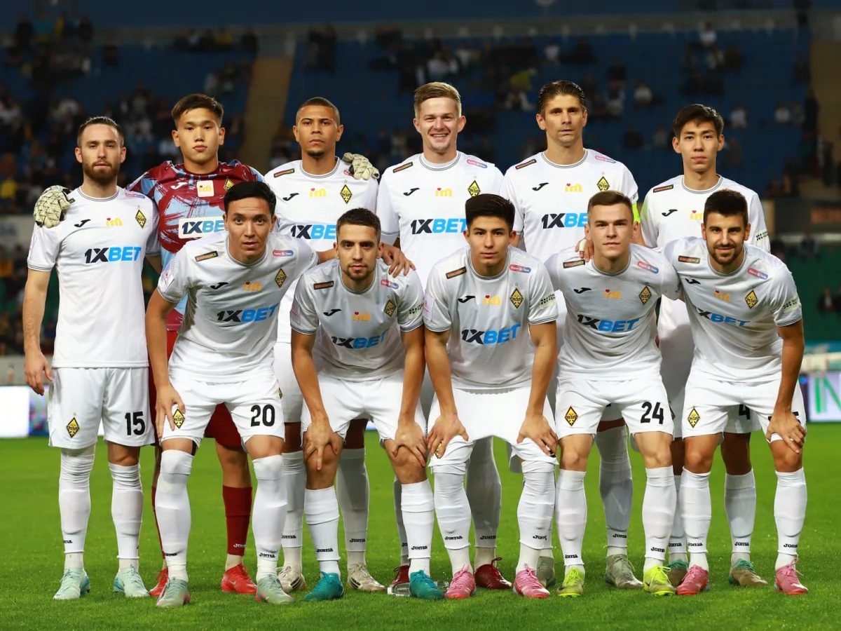 Спорттан кеуделері түсіп кетті