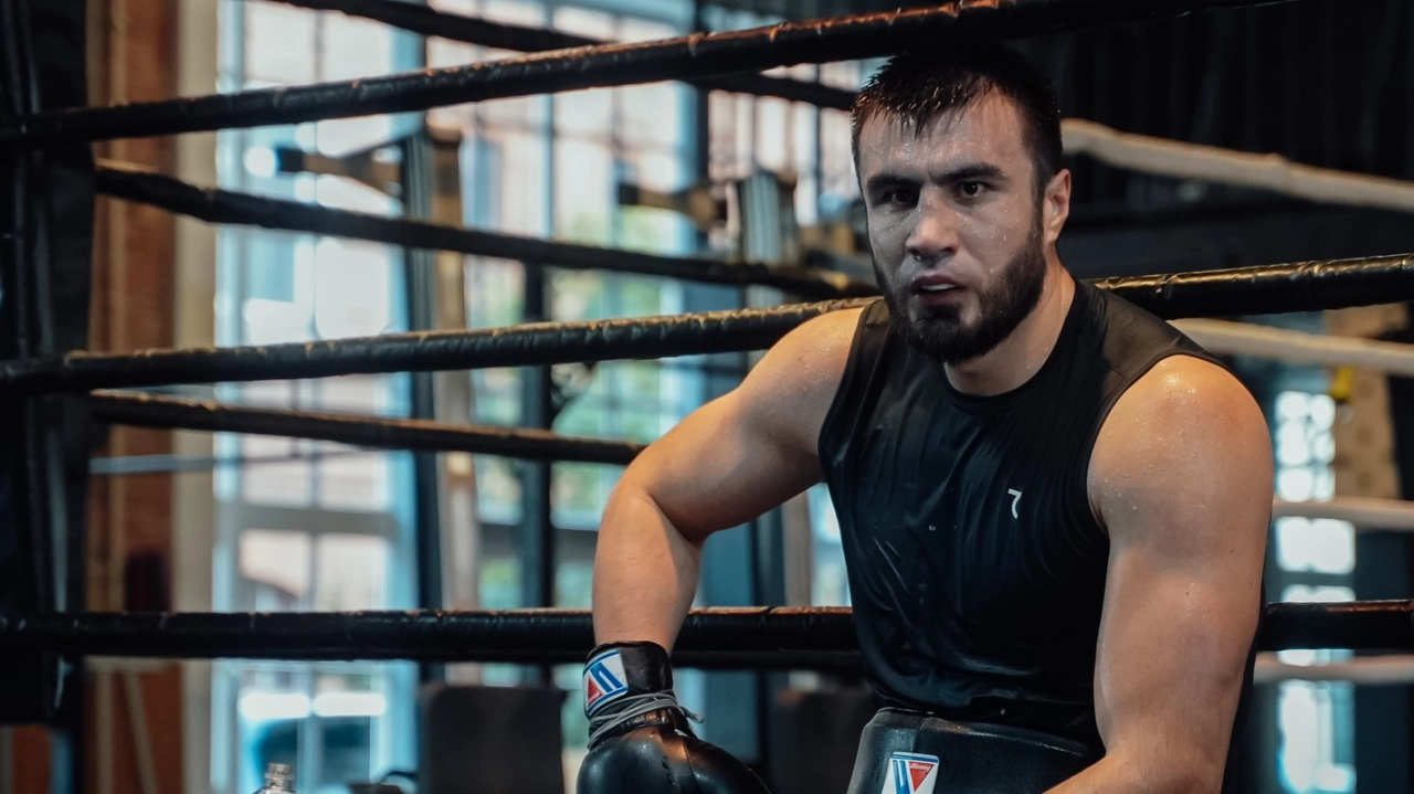 Звезда бокса из Узбекистана снова не смог выиграть досрочно
