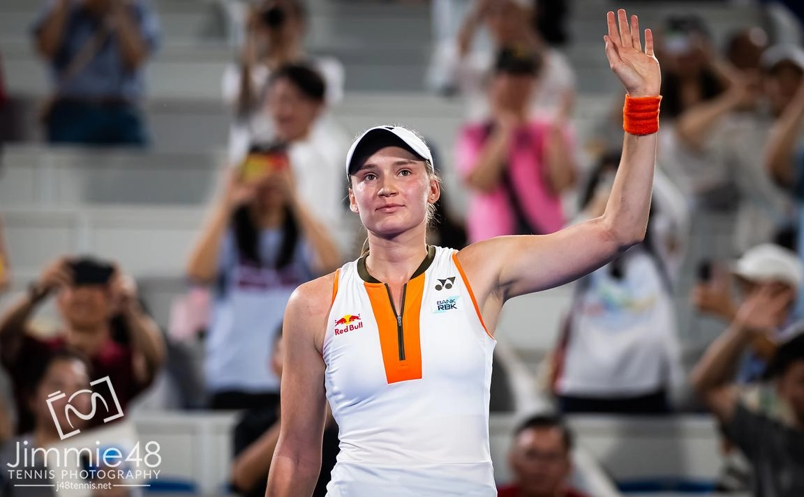 Соболенко выбила Рыбакину с турнира WTA 1000 в Китае
