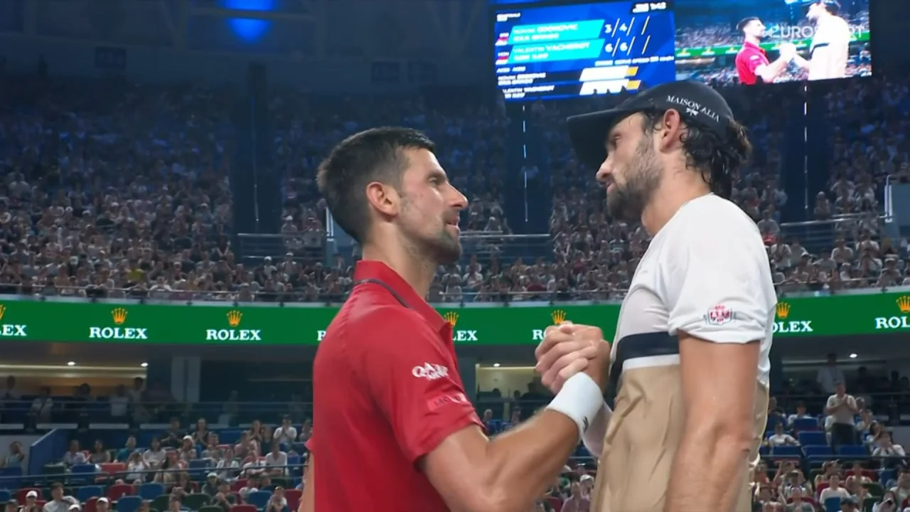 Обидчик Бублика выбил Джоковича с Мастерса в Китае (ВИДЕО)